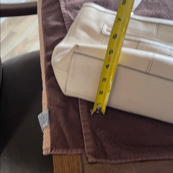 Cream Leather Coach Handbag - Picture 8 of 8